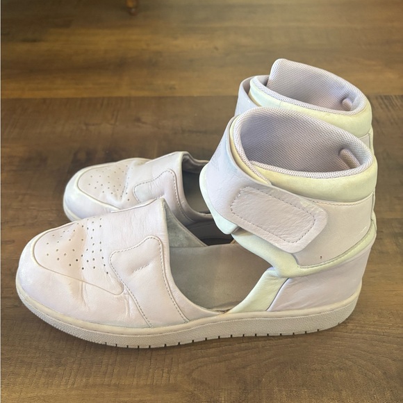 Nike WMNS AJ1 Lover XX in Violet Mist - Picture 3 of 6